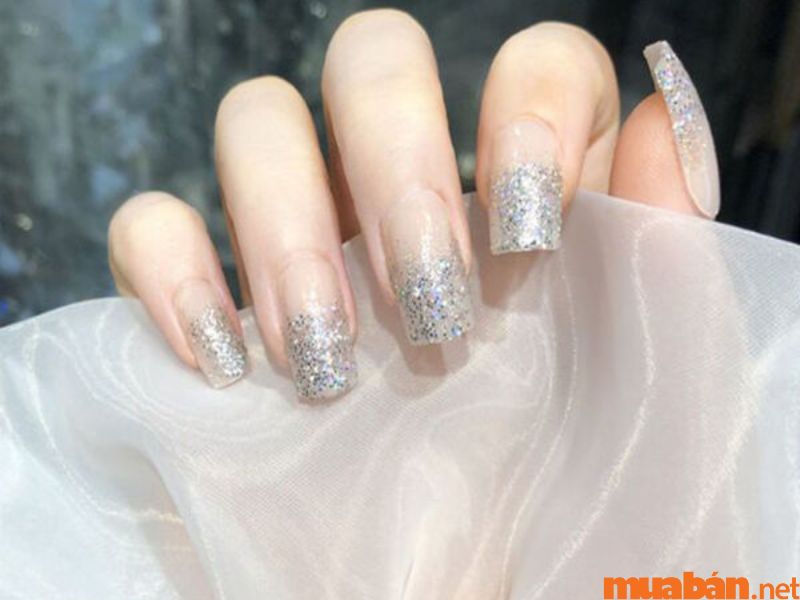 101+ mẫu nail trắng đính đá đẹp và không bị lỗi thời