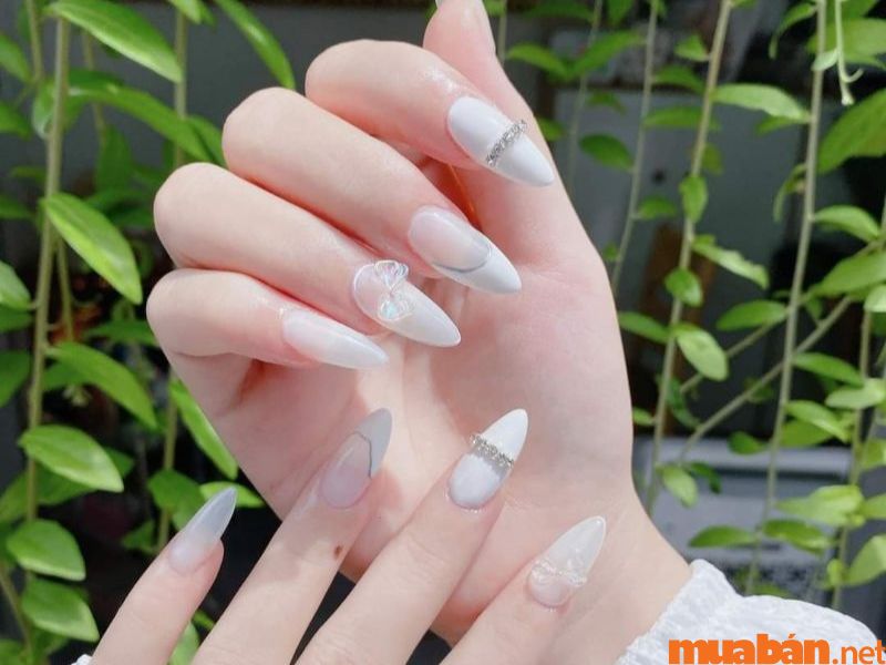 101+ mẫu nail trắng đính đá đẹp và không bị lỗi thời