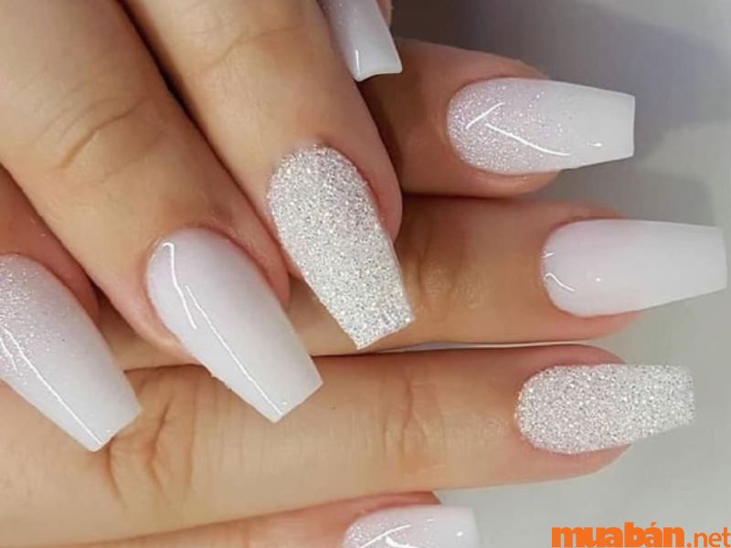 101+ mẫu nail trắng đính đá đẹp và không bị lỗi thời