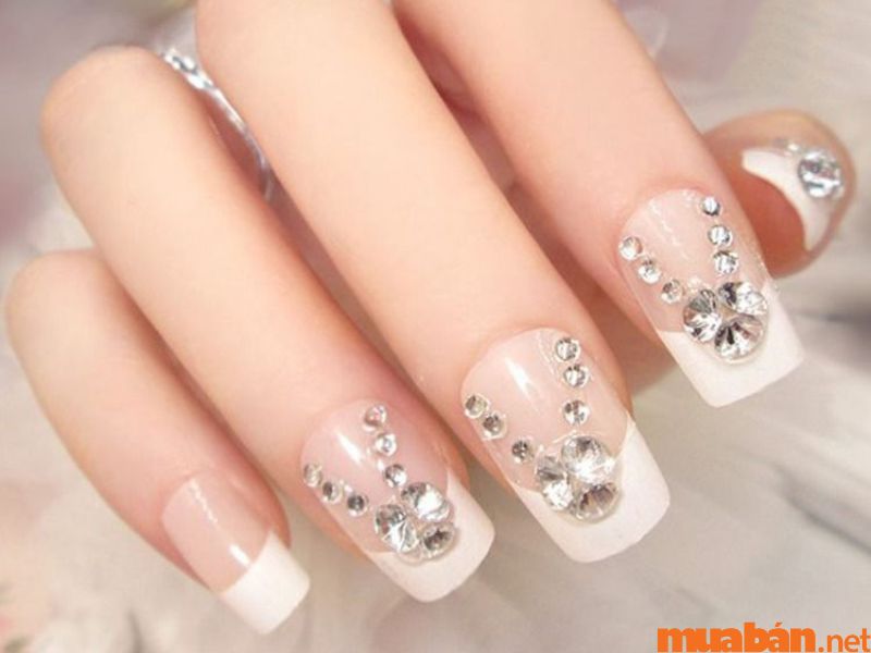 101+ mẫu nail trắng đính đá đẹp và không bị lỗi thời