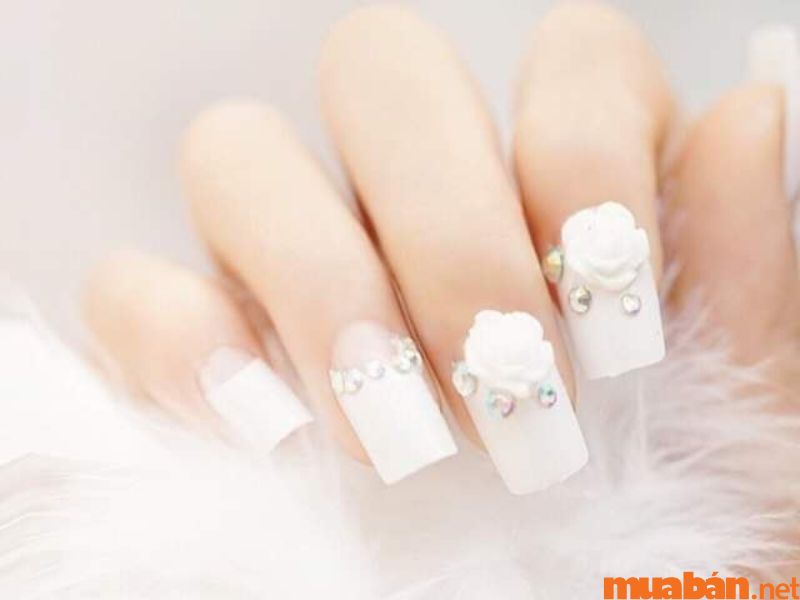 101+ mẫu nail trắng đính đá đẹp và không bị lỗi thời