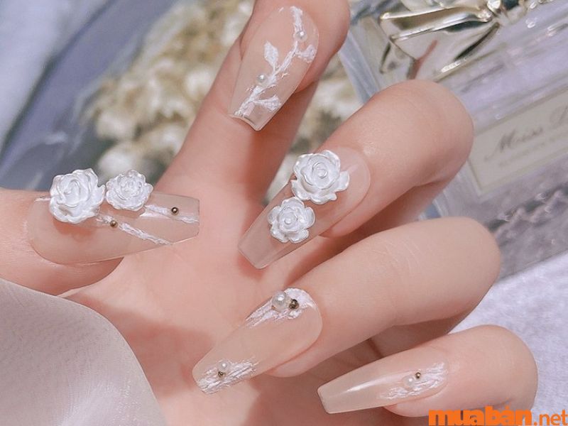 101+ mẫu nail trắng đính đá đẹp và không bị lỗi thời