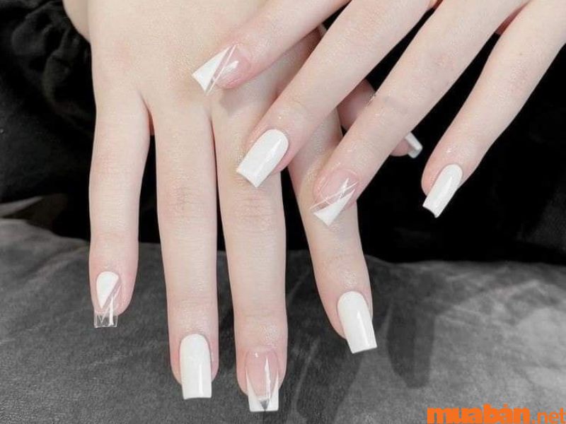 101+ mẫu nail trắng đính đá đẹp và không bị lỗi thời