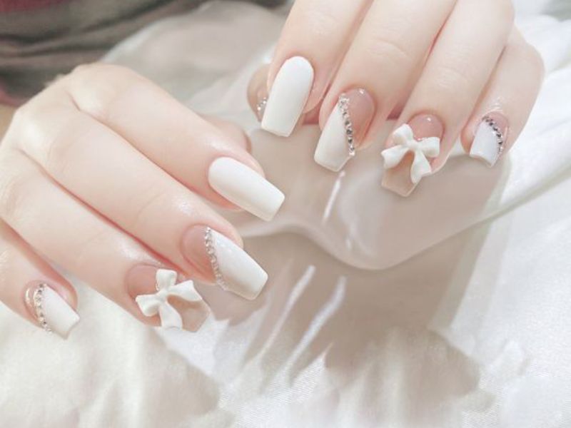 Top 10+ mẫu nail cô dâu màu trắng sang trọng nhất hiện nay