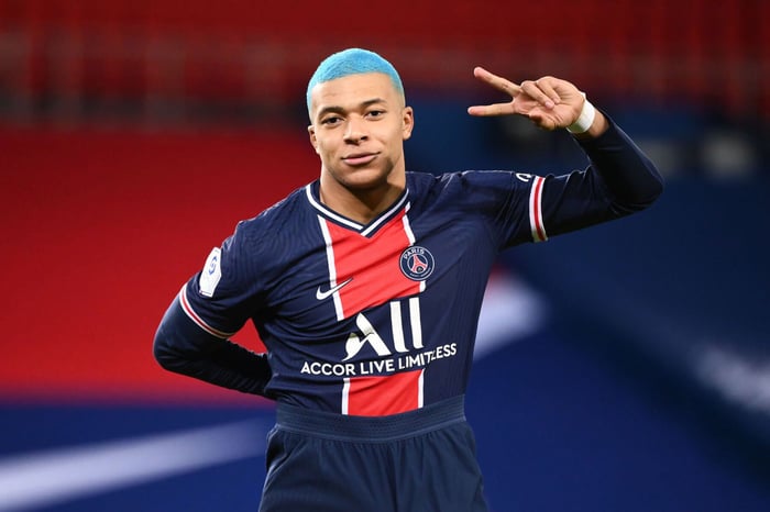 Khám phá vẻ đẹp tinh tế của Mbappe trong hình nền 4K