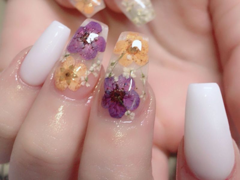 Top 10+ mẫu nail cô dâu màu trắng sang trọng nhất hiện nay