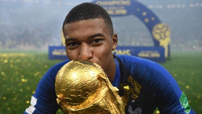 Khám phá vẻ đẹp tinh tế của Mbappe trong hình nền 4K