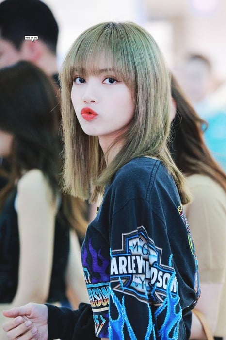 Hình ảnh xinh đẹp của Lisa (Black Pink)