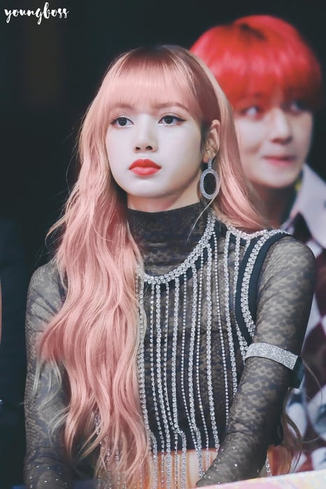 Hình ảnh xinh đẹp của Lisa (Black Pink)