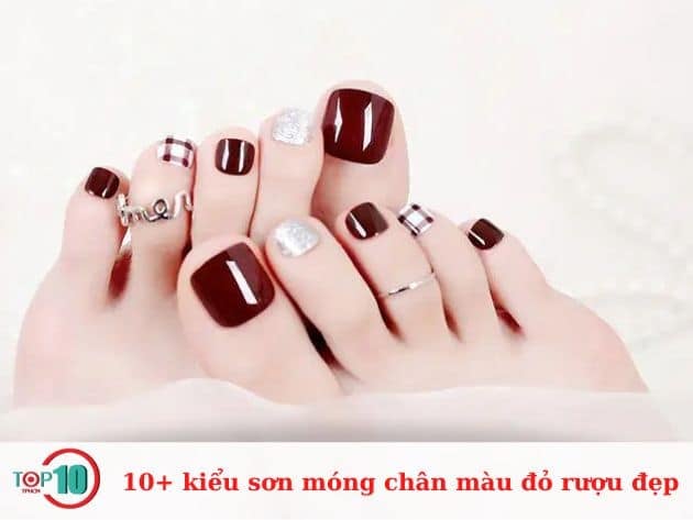 15 kiểu sơn móng chân màu đỏ rượu đẹp và thời thượng hiện nay