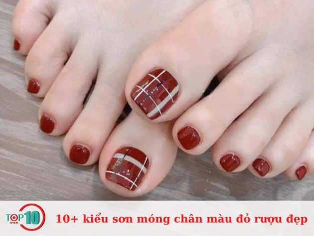 15 kiểu sơn móng chân màu đỏ rượu đẹp và thời thượng hiện nay