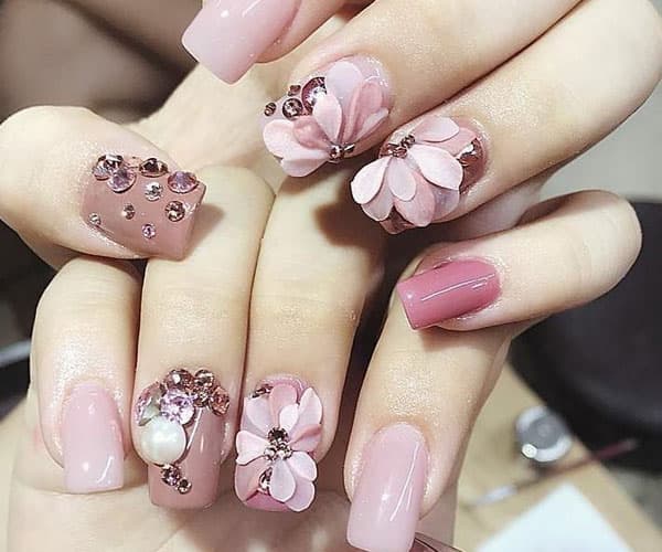 Bộ Sưu Tập Mẫu Nail Hoa Cúc Đơn Giản Mà Vẫn Nổi Bật