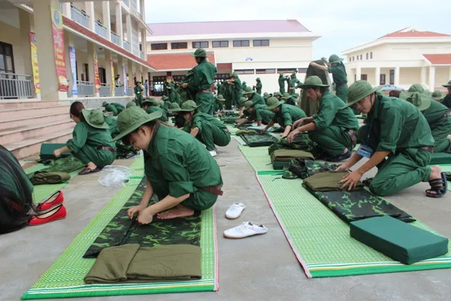 Áo Sĩ Quan Quân Đội - Trang phục Sĩ quan, Quân nhân chuyên nghiệp