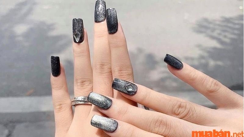 101+ Mẫu nail màu đen thời thượng, cá tính cho các nàng sành điệu