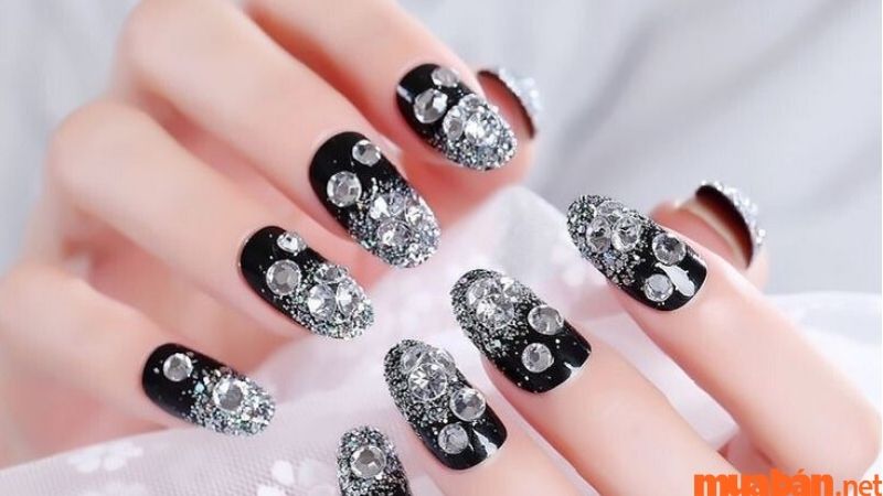 101+ Mẫu nail màu đen thời thượng, cá tính cho các nàng sành điệu