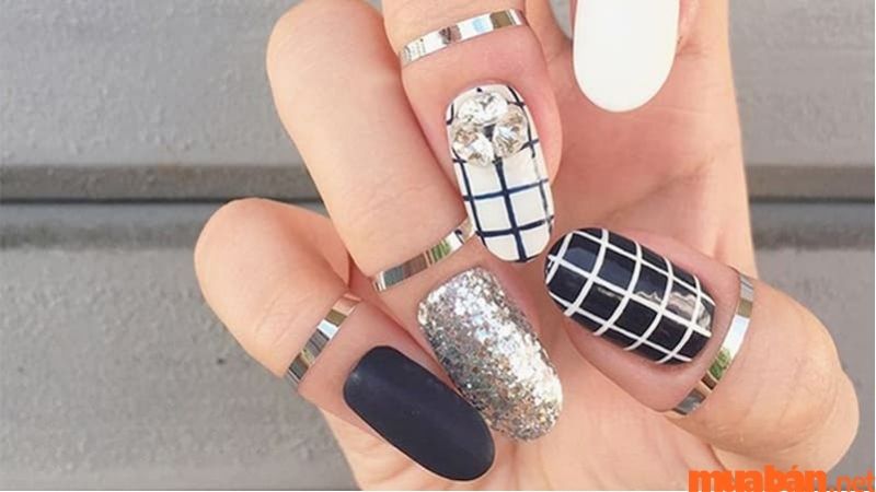 101+ Mẫu nail màu đen thời thượng, cá tính cho các nàng sành điệu