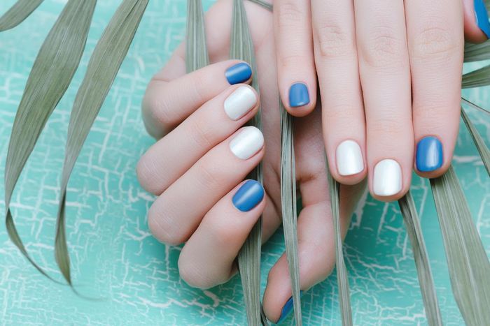 55+ Mẫu nail màu xanh dương nhạt: Làm đẹp nhẹ nhàng, cuốn hút cho phái đẹp